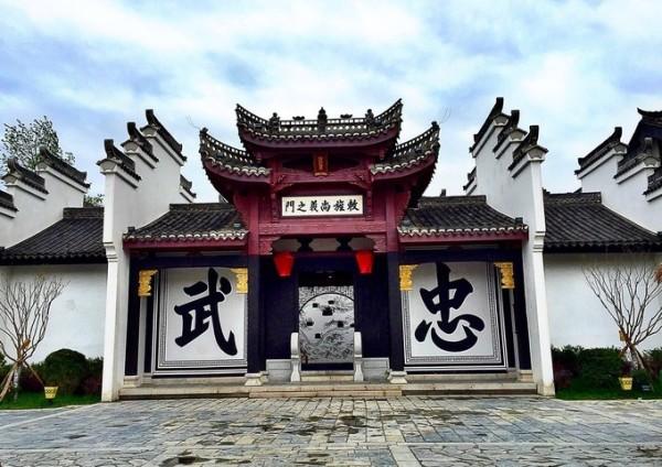 市委办公室：“志愿红”成为冬日里一抹“暖阳”